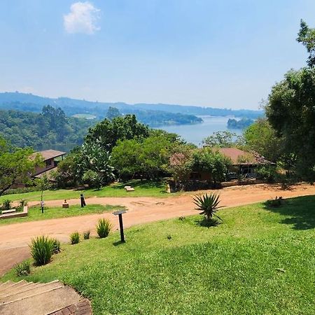 Da Gama Lake Cottages - Coral Tree And Cormorant Cottages White River Exterior photo