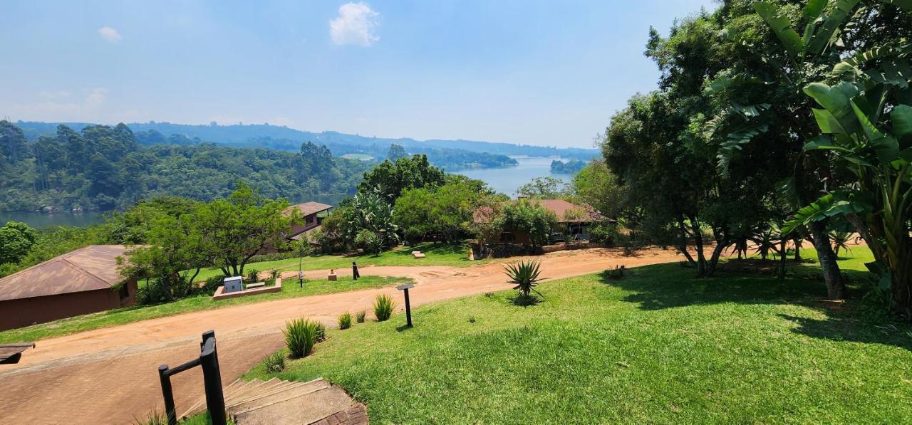 Da Gama Lake Cottages - Coral Tree And Cormorant Cottages White River Exterior photo